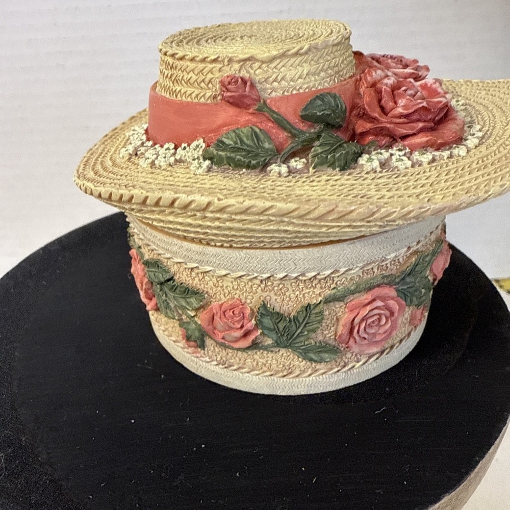 Handpainted Resin Or Clay Round Trinket Box with Roses and Ribbons Rode Inside - Picture 4 of 9